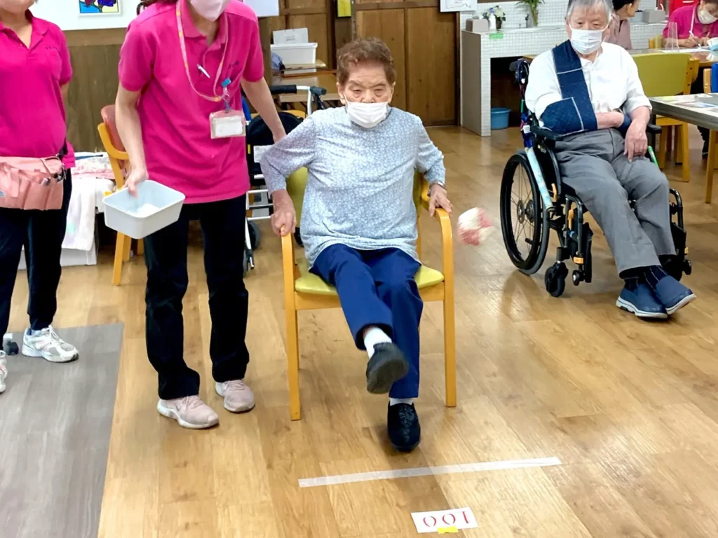 お手玉投げ
