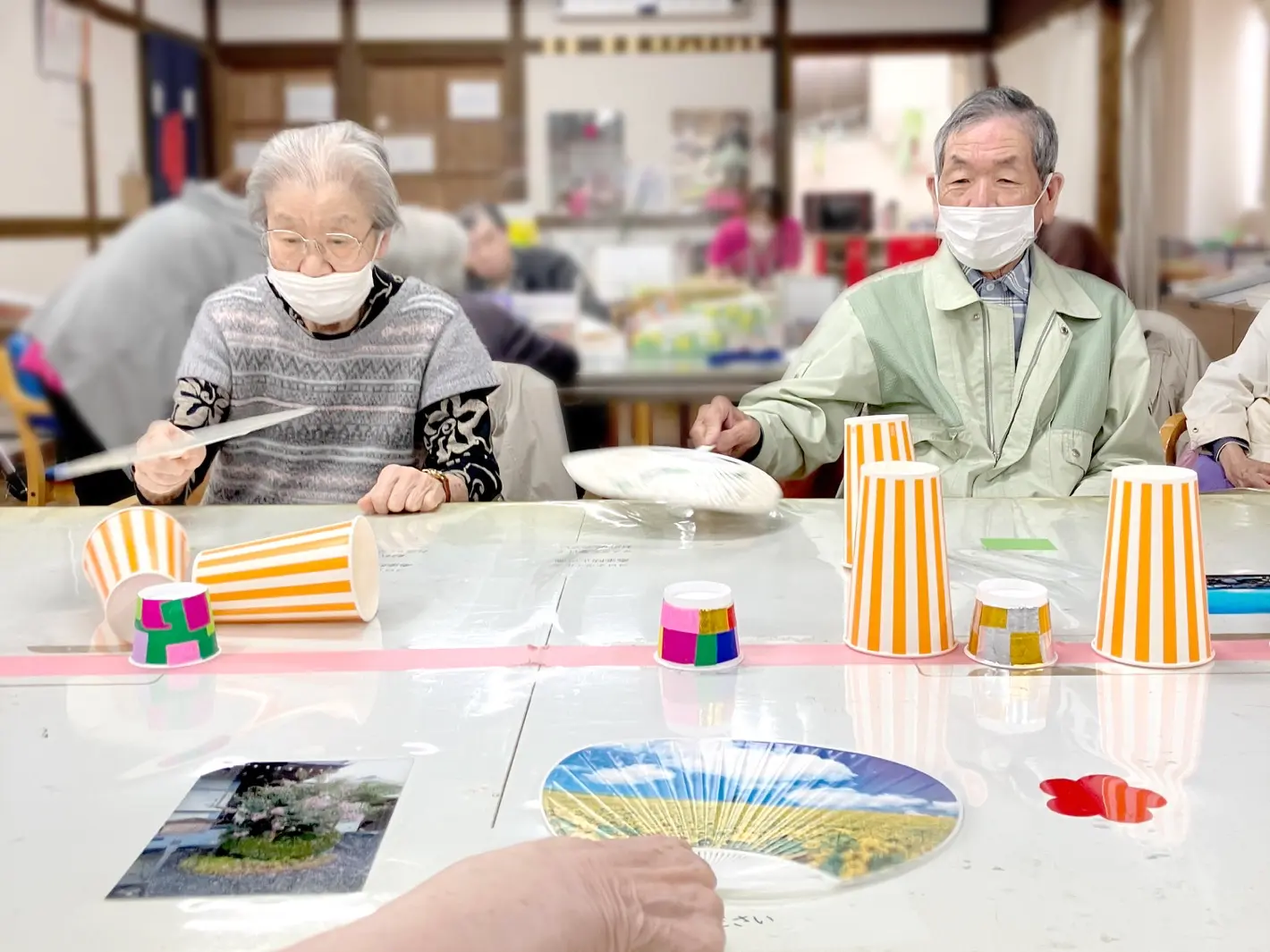 うちわでパタパタ